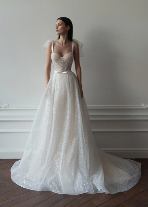 Sweetheart Neck Ivory Sparkling Lace Gorgeous Wedding Dress